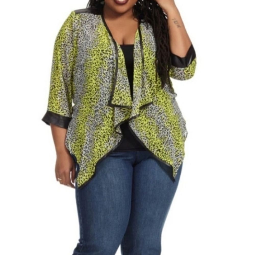 NWT City Chic 18W (L) Sexy Lime Animal Print Drapey Cardigan E-1454